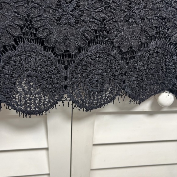 Laundry by Shelli Segal Lace Short Sleeve Scallop Hem Shift Dress Size 8 Black - Picture 6 of 10